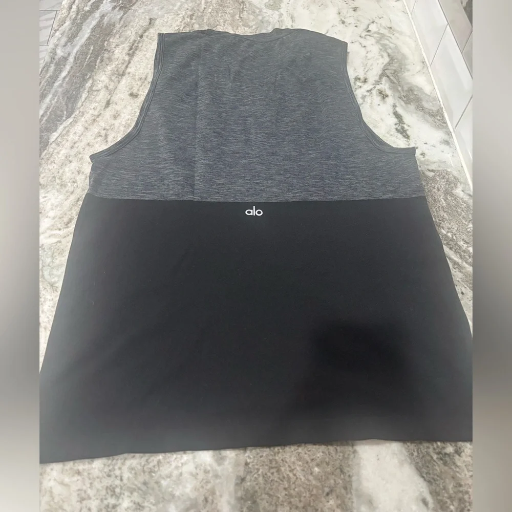 Alo Yoga Men's Energy Tank, black/charcoal heather,